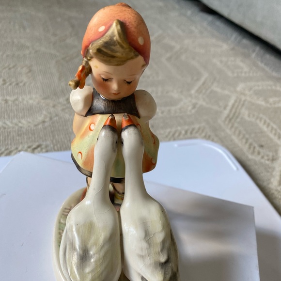 Hummel Goebel Vintage Figurine #47 “Goose Girl” - Picture 2 of 16